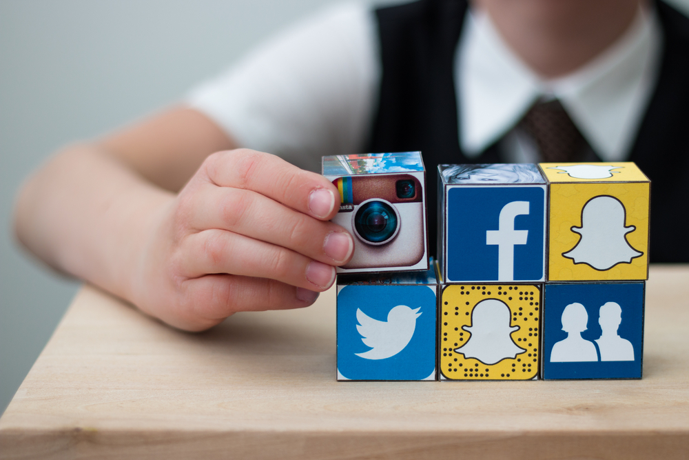 Why you need to teach your children how to be online | HarassedMom
